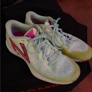 New Balance Women's Athletic Shoes - Light Green and Pink